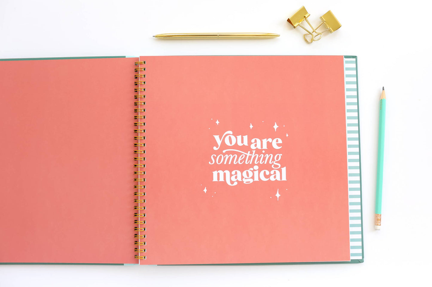 The School Years Memory Book: A Timeless School Memory Book - Savannah Creations
