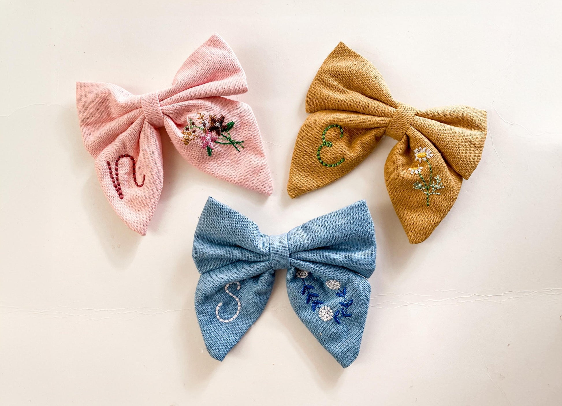 Embroidered Linen Hair Bow: Personalized Initial & Flowers