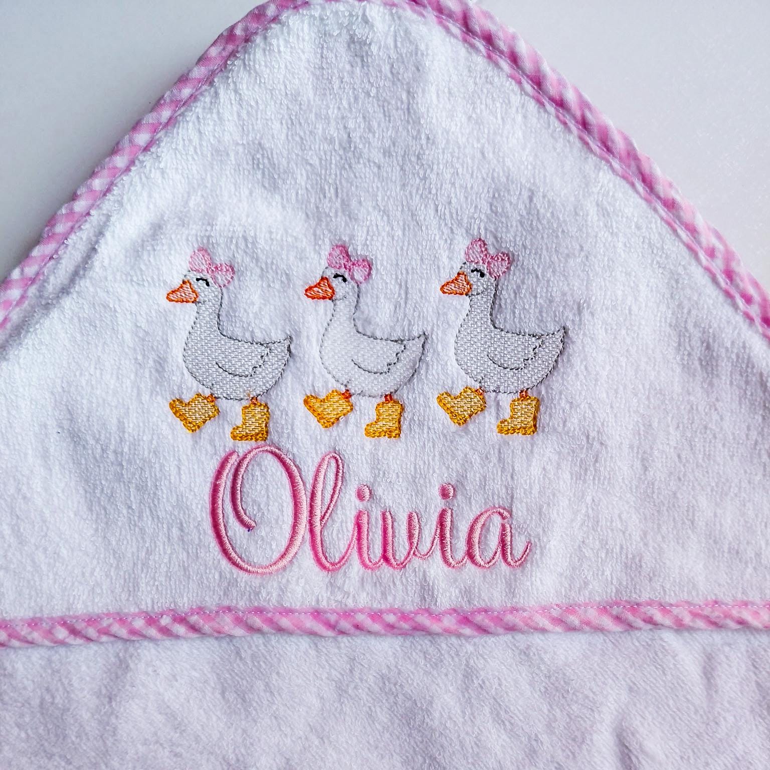 Personalized Goose Baby Hooded Towel – Custom Embroidered Bath Towel with Gingham Trim