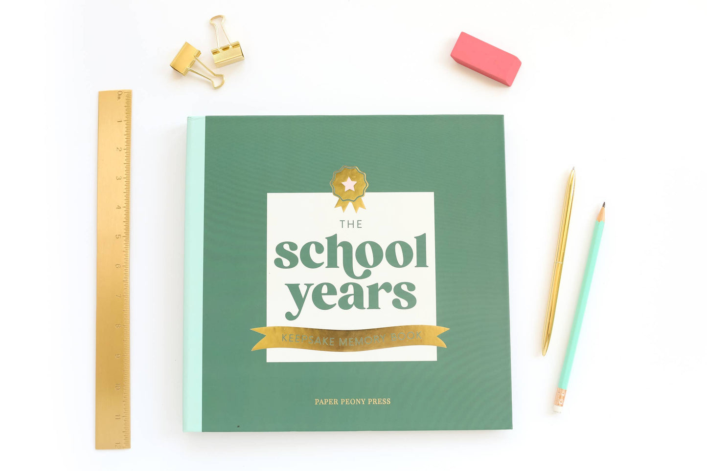 The School Years Memory Book: A Timeless School Memory Book - Savannah Creations