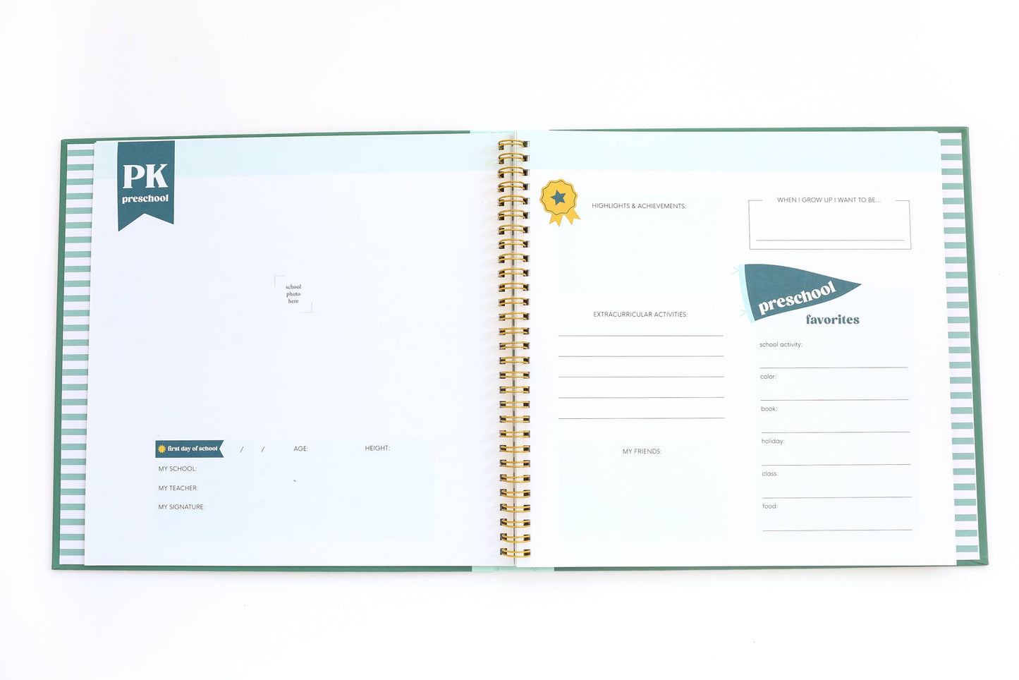 The School Years Memory Book: A Timeless School Memory Book - Savannah Creations